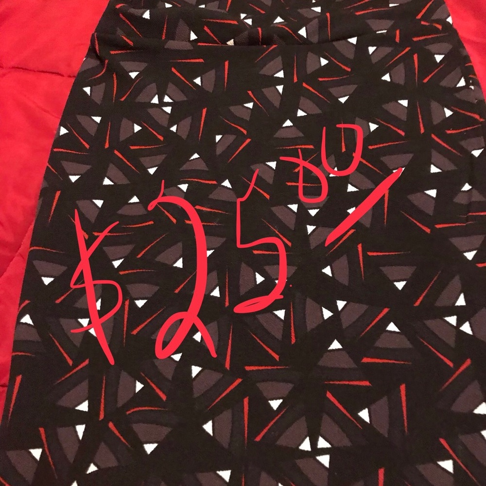 Lula Roe - Picture 4 of 4